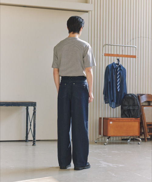 NONBLANK(ノンブランク)の「ツーピンタックワイドフィットデニムパンツ_INDIGO(デニムパンツ・メンズ・ダークネイビー・MEDIUM/LARGE/X-LARGE)」の17枚目の写真