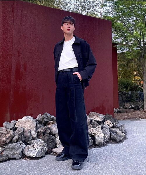 NONBLANK(ノンブランク)の「ツーピンタックワイドフィットデニムパンツ_INDIGO(デニムパンツ・メンズ・ダークネイビー・MEDIUM/LARGE/X-LARGE)」の21枚目の写真