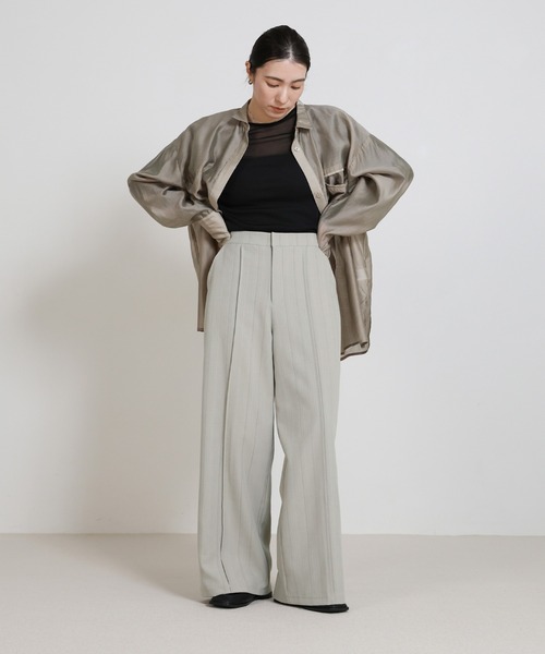 select MOCA（セレクトモカ）の「センターラインストライプタックワイドパンツ（スラックス・レディース・ライトグレー/ブラック/グレイッシュベージュ・FREE）」の5枚目の写真