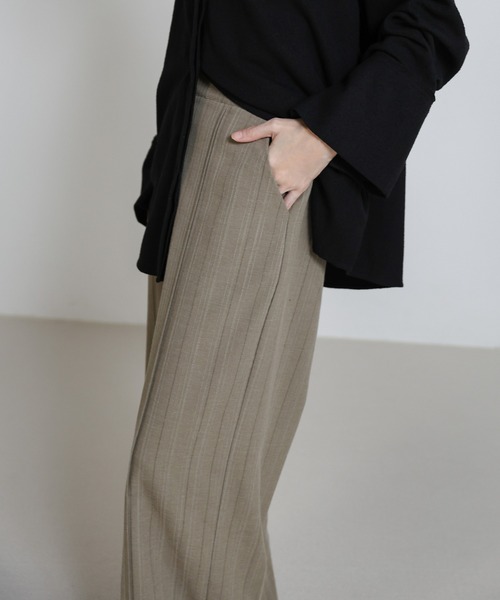 select MOCA（セレクトモカ）の「センターラインストライプタックワイドパンツ（スラックス・レディース・ライトグレー/ブラック/グレイッシュベージュ・FREE）」の20枚目の写真