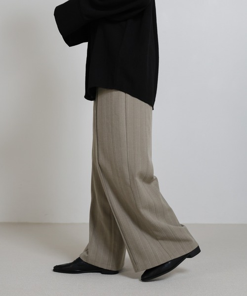 select MOCA（セレクトモカ）の「センターラインストライプタックワイドパンツ（スラックス・レディース・ライトグレー/ブラック/グレイッシュベージュ・FREE）」の16枚目の写真