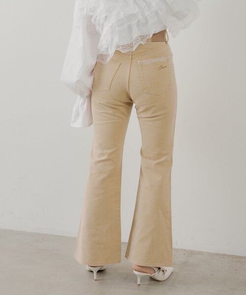 Chico（チコ）の「【新色追加】レースデザインフレアデニム（デニムパンツ・レディース・ブルー系その他/ブルー/ネイビー/ベージュ・SMALL/MEDIUM）」の2枚目の写真