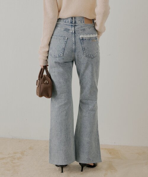 Chico（チコ）の「レースデザインフレアデニム（デニムパンツ・レディース・ブルー系その他/ブルー/ネイビー・SMALL/MEDIUM）」の5枚目の写真