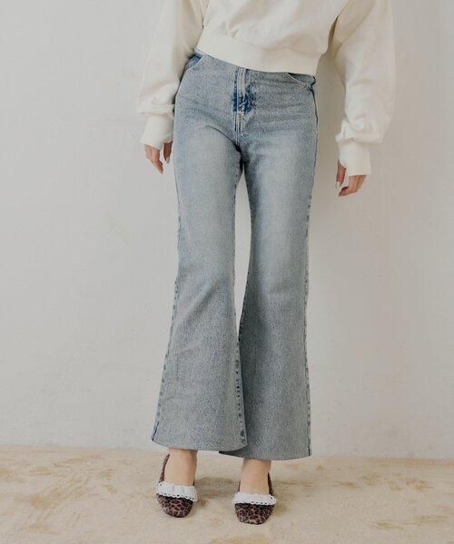Chico（チコ）の「レースデザインフレアデニム（デニムパンツ・レディース・ブルー系その他/ブルー/ネイビー・SMALL/MEDIUM）」の9枚目の写真