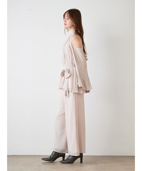 snidel コールドショルダーセットアップ ピンクベージュ SNIDEL（スナイデル）の「コールドショルダーパンツセットアップ