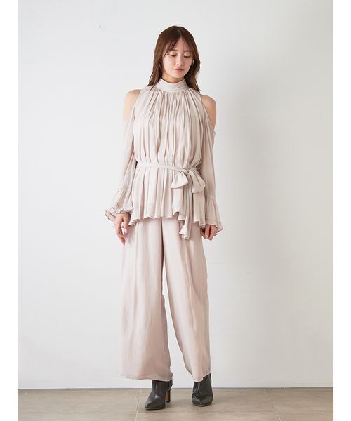 SNIDEL（スナイデル）の「コールドショルダーパンツセットアップ