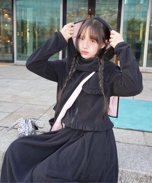 LO AXUAL(ロ・アクシュアル)の「FLEECE FRILL POCKET JACKET_BLACK(その他アウター・レディース・その他・FREE)」の9枚目の写真