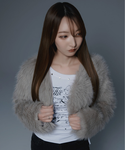 .KOM(ドットコム)の「『.KOM/ドットケーオーエム』クロップファーJKT【GC】(ブルゾン・レディース・ホワイト/ライトグレー/ブラック・FREE)」の3枚目の写真
