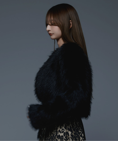 .KOM(ドットコム)の「『.KOM/ドットケーオーエム』クロップファーJKT【GC】(ブルゾン・レディース・ホワイト/ライトグレー/ブラック・FREE)」の4枚目の写真