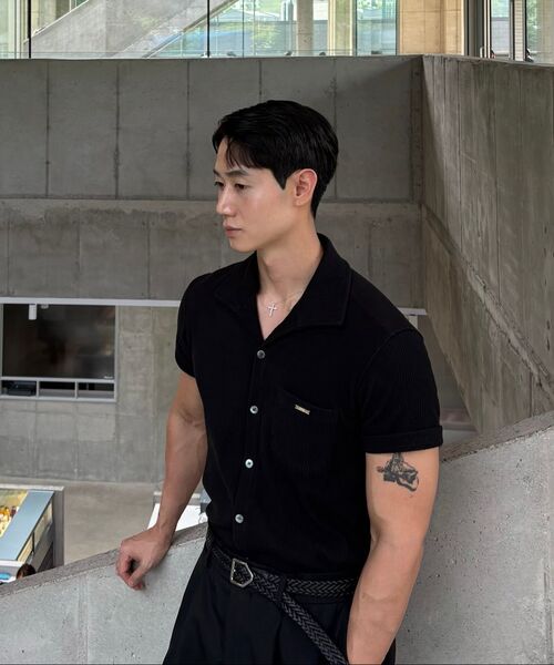 R-4（アールフォー）の「R-0051 / コージーブラシ リゾートシャツ（ブラック）（Tシャツ/カットソー・メンズ・ブラック・LARGE/X-LARGE/MEDIUM）」の4枚目の写真