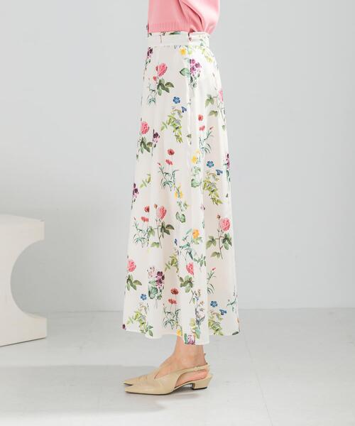 URBAN RESEARCH ROSSO WOMEN(アーバンリサーチ ロッソ)の「ボタニカルプリントマキシスカート(スカート・レディース・ブラック/オフホワイト・FREE)」の18枚目の写真