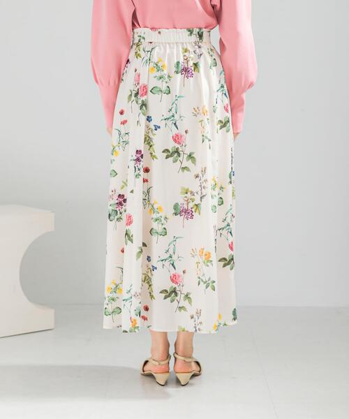 URBAN RESEARCH ROSSO WOMEN(アーバンリサーチ ロッソ)の「ボタニカルプリントマキシスカート(スカート・レディース・ブラック/オフホワイト・FREE)」の19枚目の写真