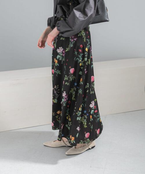 URBAN RESEARCH ROSSO WOMEN(アーバンリサーチ ロッソ)の「ボタニカルプリントマキシスカート(スカート・レディース・ブラック/オフホワイト・FREE)」の22枚目の写真