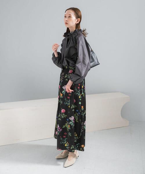 URBAN RESEARCH ROSSO WOMEN(アーバンリサーチ ロッソ)の「ボタニカルプリントマキシスカート(スカート・レディース・ブラック/オフホワイト・FREE)」の3枚目の写真