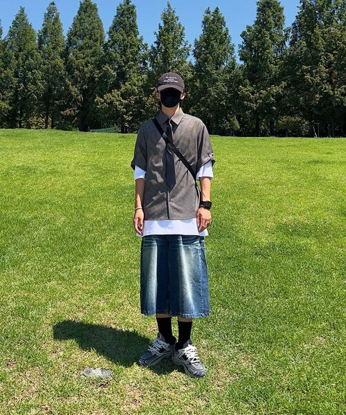 FLAWSROOM(フローズルーム)の「Half Rollup Shirts CHARCOAL(シャツ/ブラウス・メンズ・その他・MEDIUM/LARGE)」の2枚目の写真