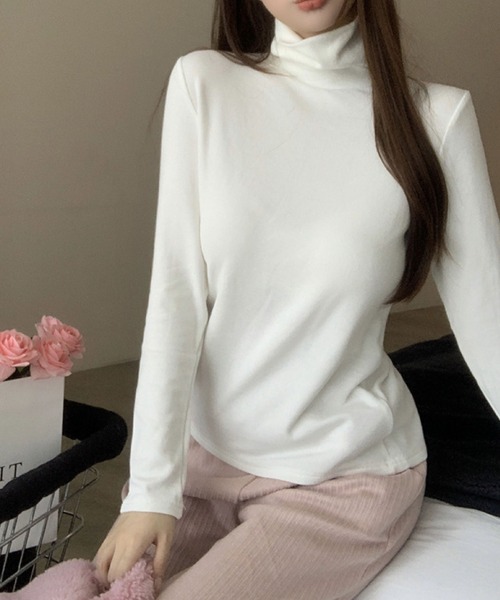2ly2(トゥーリートゥー)の「裏起毛タートルネックトップス(Tシャツ/カットソー・レディース・ホワイト/ブラウン/ブラック・FREE)」の8枚目の写真
