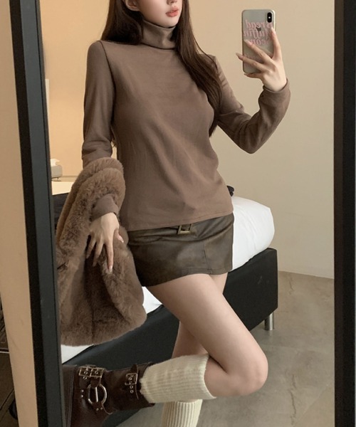 2ly2(トゥーリートゥー)の「裏起毛タートルネックトップス(Tシャツ/カットソー・レディース・ホワイト/ブラウン/ブラック・FREE)」の21枚目の写真
