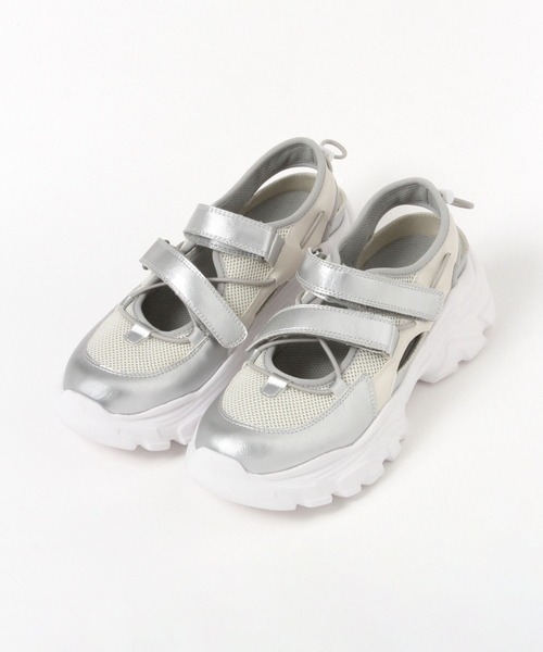 LAKOLE（ラコレ）の「クロスベルトスニーカー / 637950（スニーカー・レディース・シルバー/ブラック・LARGE/MEDIUM/SMALL）」の5枚目の写真