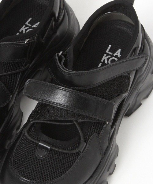 LAKOLE（ラコレ）の「クロスベルトスニーカー / 637950（スニーカー・レディース・シルバー/ブラック・LARGE/MEDIUM/SMALL）」の12枚目の写真