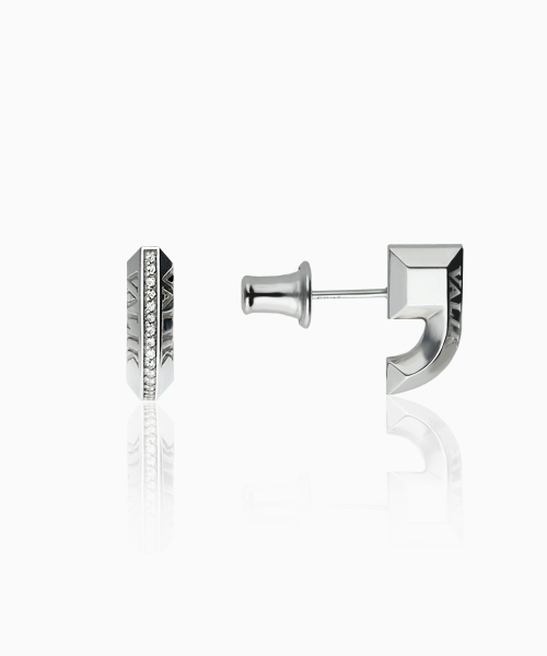 VALIK（バリク）の「[925シルバー] No.50 ハーフシグネチャーラインセッティングイヤリング [L]（ピアス（両耳用）・レディース・ホワイトゴールド/イエローゴールド/ピンクゴールド・FREE）」の6枚目の写真
