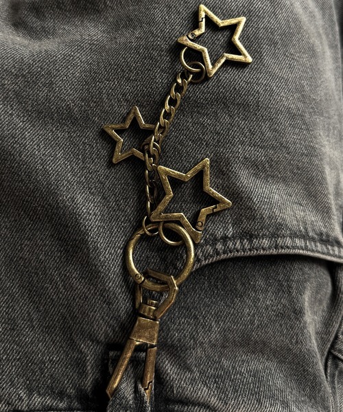 VELNUS（ベルナス）の「【VELNUS】Triple Star/Heart Carabiner Keychain / 3連スター/ハート カラビナキーホルダー（キーホルダー・メンズ・ブラック/ゴールド/ブラック系1・FREE）」の3枚目の写真