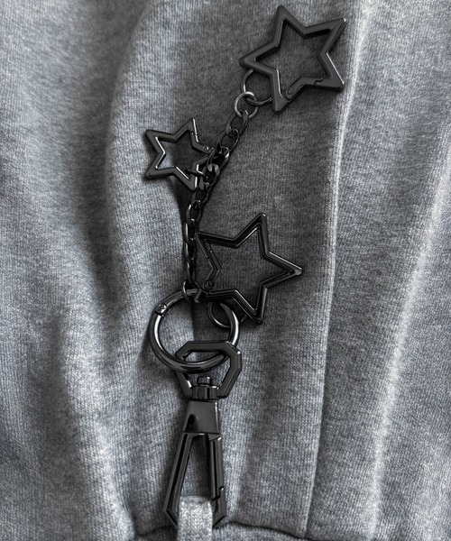 VELNUS(ベルナス)の「【VELNUS】Triple star carabiner keychain/3連スター カラビナキーホルダー(キーホルダー・メンズ・ブラック・FREE)」の1枚目の写真