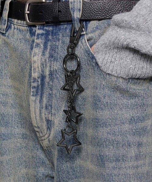 VELNUS(ベルナス)の「【VELNUS】Triple star carabiner keychain/3連スター カラビナキーホルダー(キーホルダー・メンズ・ブラック・FREE)」の6枚目の写真