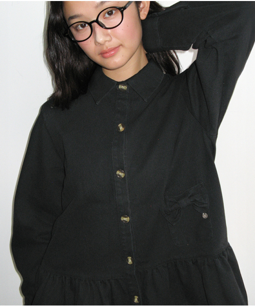 RONRON(ロンロン)の「RIBBON POCKET FRILL DENIM SHIRT BLACK(シャツ/ブラウス・レディース・その他・FREE)」の3枚目の写真