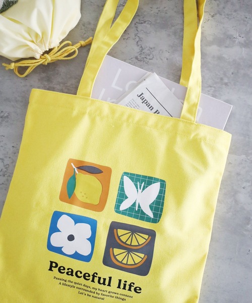 LAKOLE（ラコレ）の「[FRUITS AND BLOOM]トートバッグ / 612276（トートバッグ・レディース・ブルー/イエロー・FREE）」の2枚目の写真