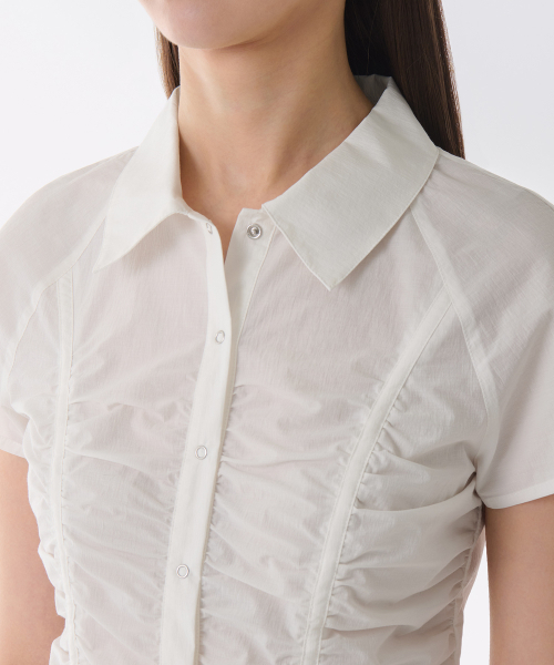 MUSINSA STANDARD WOMAN（ムシンサスタンダードウーマン）の「ウィメンズフロントシェアリング半袖シャツ[ホワイト]（シャツ/ブラウス・レディース・その他・X-SMALL/LARGE/MEDIUM/SMALL/X-LARGE）」の4枚目の写真