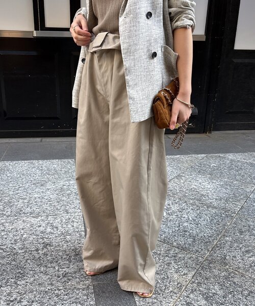 DouDou(ドゥドゥ)の「ウエスト折り返しギャザーパンツ(その他パンツ・レディース・ベージュ/チャコールグレー・36/38)」の13枚目の写真