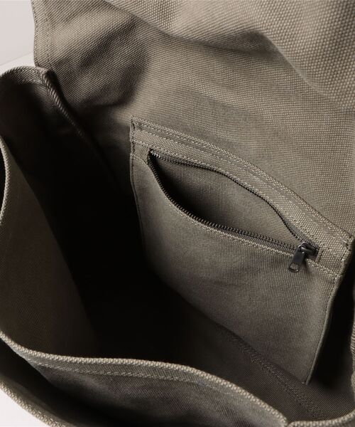 A.P.C.（アーペーセー）の「BESACE RECUPERATION（トートバッグ・メンズ・カーキ・ONESIZE）」の4枚目の写真