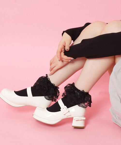 cs T&P(シーエスティーアンドピー)の「バレエコアストラップ付リボン付きパンプス(パンプス・レディース・アイボリー系1/グレー系1/ブラック系1・S/M/L/LL)」の4枚目の写真