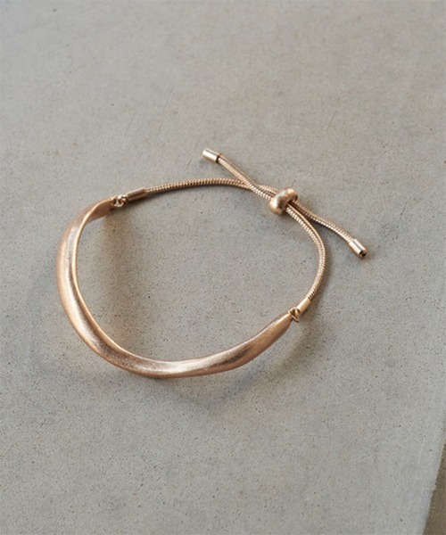 GOLDY（ゴールディ）の「【GOLDY】スライドパーツ　ニュアンスラインブレスレット　4260104（ブレスレット・レディース・ゴールド/シルバー/シルバー系その他2/ゴールド系その他2・FREE）」の4枚目の写真