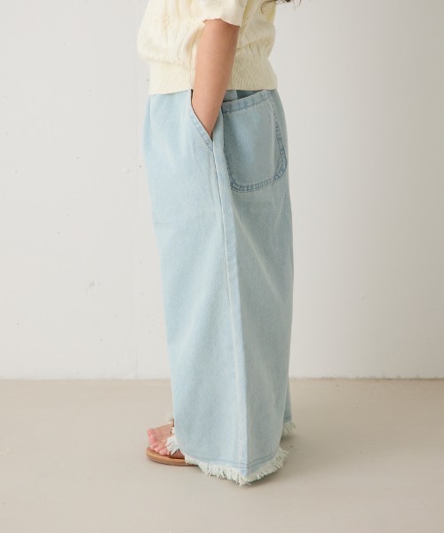 riziere（リジェール）の「フリンジエッジデニムパンツ（デニムパンツ・キッズ・ライトブルー・150/140/130/120/110/100/90）」の4枚目の写真