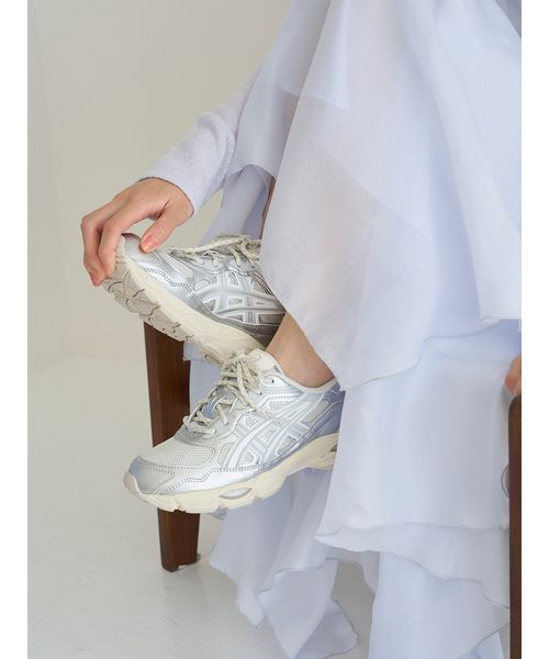 SNIDEL(スナイデル)の「【SNIDEL meets ASICS】別注スニーカー/GEL-NYC RGD(スニーカー・レディース・シルバー・24.5/24/23.5/23/22.5)」の18枚目の写真