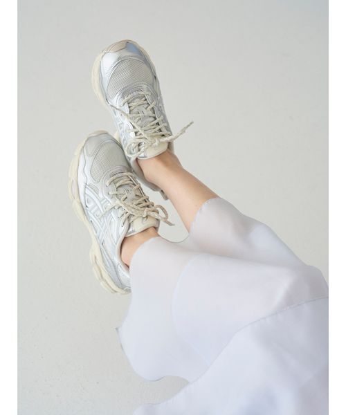 SNIDEL(スナイデル)の「【SNIDEL meets ASICS】別注スニーカー/GEL-NYC RGD(スニーカー・レディース・シルバー・24.5/24/23.5/23/22.5)」の21枚目の写真