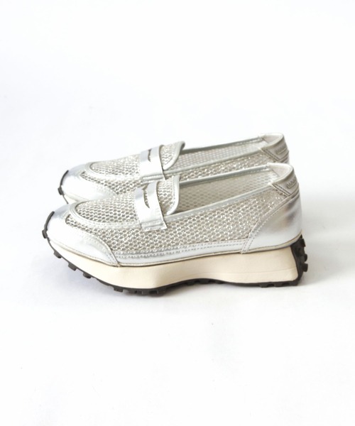 Minnetonka（ミネトンカ）の「MINNETONKA（ミネトンカ） / ローファースニーカー 26M02（スニーカー・レディース・シルバー/ブラック/ブラウン/ゴールド・10/6/7/8/9）」の5枚目の写真