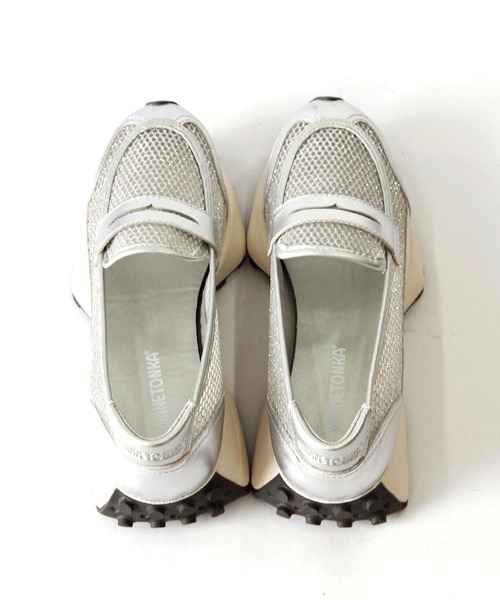 Minnetonka（ミネトンカ）の「MINNETONKA（ミネトンカ） / ローファースニーカー 26M02（スニーカー・レディース・シルバー/ブラック/ブラウン/ゴールド・10/6/7/8/9）」の7枚目の写真