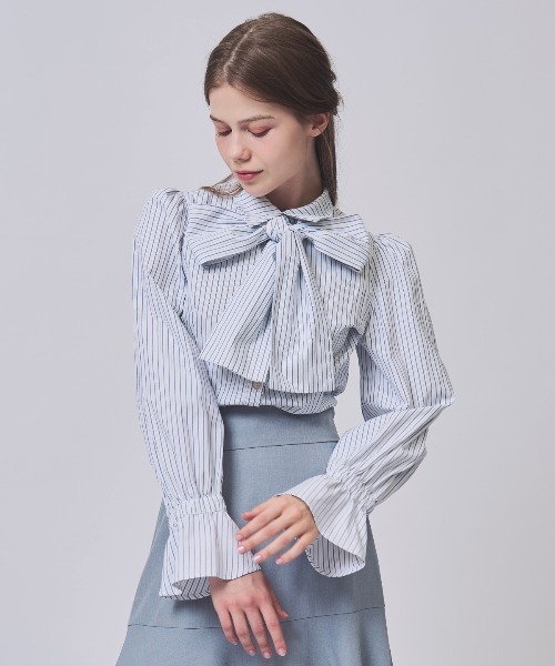 SWINGLE（スウィングル）の「フレア袖ボウタイリボンブラウス（シャツ/ブラウス・レディース・ピンク/ブルー系その他4/オフホワイト・FREE）」の2枚目の写真