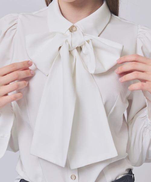 SWINGLE（スウィングル）の「フレア袖ボウタイリボンブラウス（シャツ/ブラウス・レディース・ピンク/ブルー系その他4/オフホワイト・FREE）」の7枚目の写真