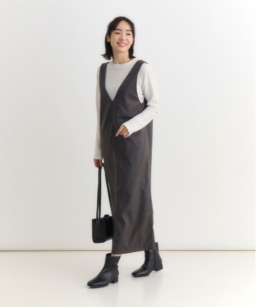 Right-on（ライトオン）の「【HONEYSUCKLE ROSE】Vネックナローワンピース (センターシーム / レイヤード / オフィスカジュアル)（シャツワンピース・レディース・ダークグレー/ライトベージュ・S/M/L）」の9枚目の写真