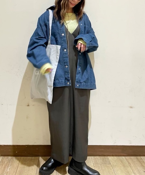 Right-on（ライトオン）の「【HONEYSUCKLE ROSE】Vネックナローワンピース (センターシーム / レイヤード / オフィスカジュアル)（ワンピース・レディース・ダークグレー/ライトベージュ・S/M/L）」の21枚目の写真