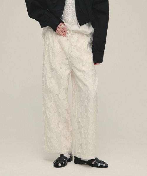eL(エル)の「【eL】Floral Cut Jacquard Pants/659506(その他パンツ・レディース・ブラック/オフホワイト・FREE)」の2枚目の写真