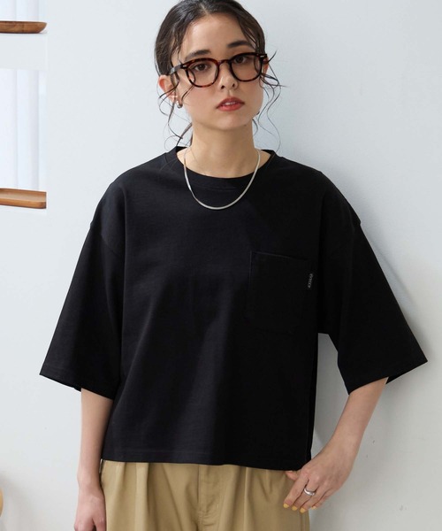 THE CRAFT CREW PRODUCTS（ザクラフトクループロダクツ）の「オーバーサイズ クロップド ポケットTシャツ / UVカット・汗ジミ防止【THE CRAFT CREW PRODUCTS】（Tシャツ/カットソー・レディース・オフホワイト/ライトブラウン/ブラック/ライトカーキ/ダークグレー/ネイビー・M/L）」の2枚目の写真