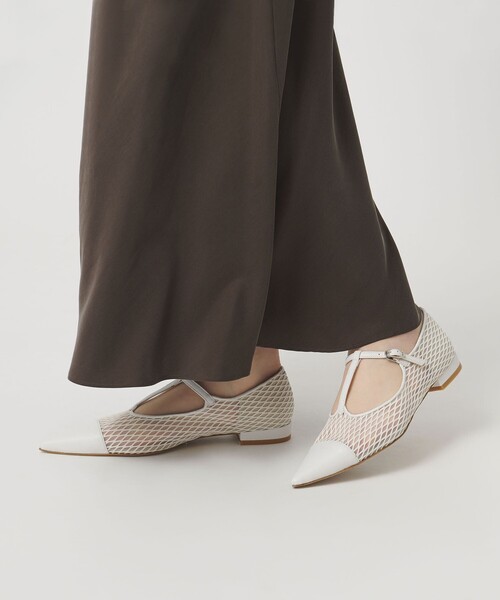 ODETTE E ODILE（オデットエオディール）の「シアーTストラップ フラット20↑（パンプス・レディース・ブラック/オフホワイト・25cm/24.5cm/22.5cm/23cm/24cm/22cm/23.5cm）」の4枚目の写真