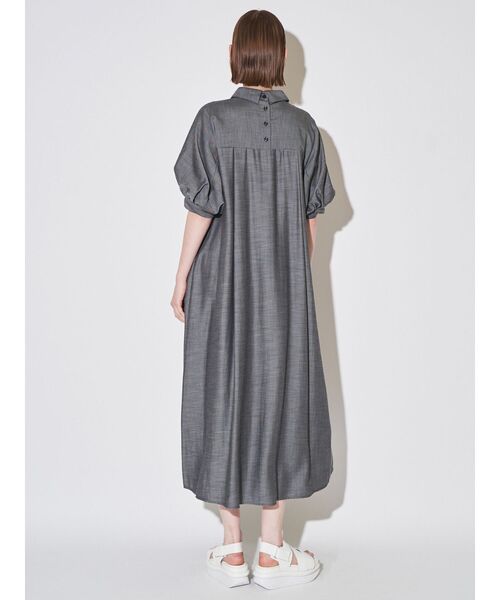 ELENDEEK(エレンディーク)の「リラクシーシャツワンピース(ワンピース・レディース・チャコールグレー/ベージュ/ピンク・02/01)」の12枚目の写真