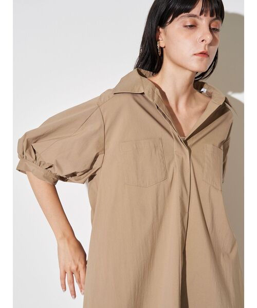 ELENDEEK(エレンディーク)の「リラクシーシャツワンピース(ワンピース・レディース・チャコールグレー/ベージュ/ピンク・02/01)」の20枚目の写真