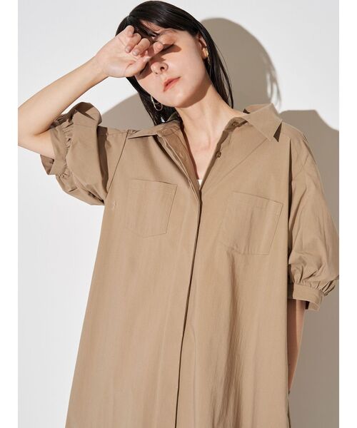 ELENDEEK(エレンディーク)の「リラクシーシャツワンピース(ワンピース・レディース・チャコールグレー/ベージュ/ピンク・02/01)」の21枚目の写真