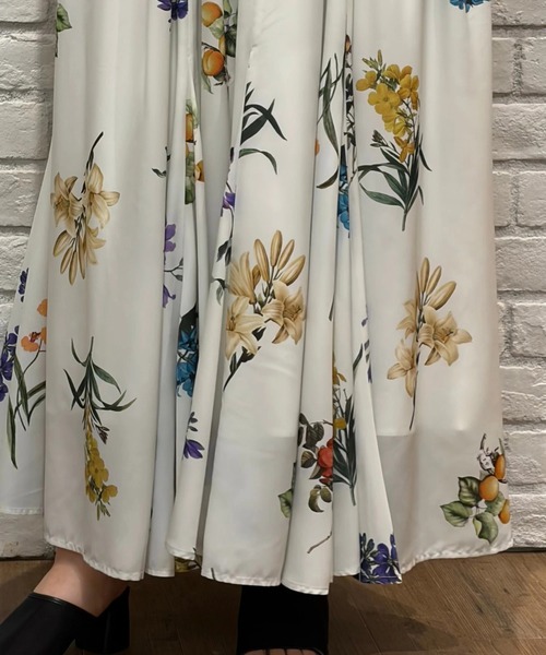 CADUNE（カデュネ）の「フルーツフラワースカート（スカート・レディース・オフホワイト・38/36/34）」の4枚目の写真